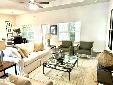 Living - 13936 Ruby Ln, Biloxi, MS 39532 photo 6 of 15