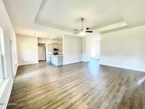 Living - 13936 Ruby Ln, Biloxi, MS 39532 photo 13 of 15