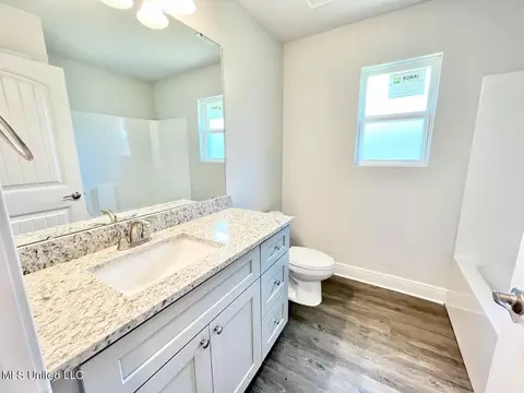 Bath - 13936 Ruby Ln, Biloxi, MS 39532 photo 5 of 17