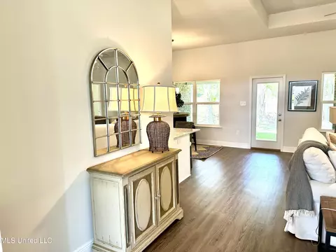 Entry Way - 13936 Ruby Ln, Biloxi, MS 39532 photo 4 of 5