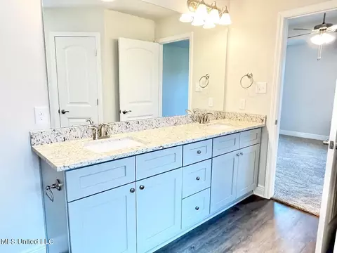 Bath - 13936 Ruby Ln, Biloxi, MS 39532 photo 9 of 17