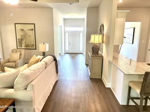Living - 13936 Ruby Ln, Biloxi, MS 39532 photo 9 of 15