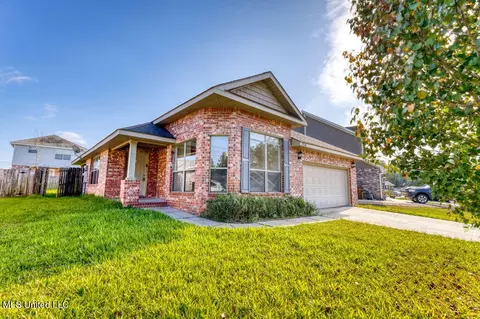 17036 Palm Ridge Dr, Biloxi, MS 39532