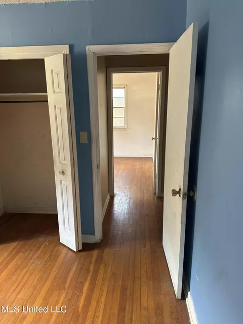 1054 Deryll St, Jackson, MS 39212 photo 7
