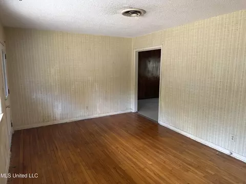 1054 Deryll St, Jackson, MS 39212 photo 5