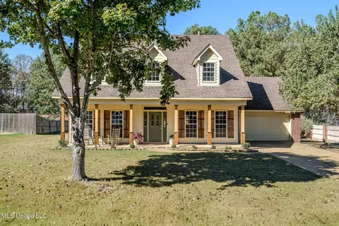 9870 Leslie Ln, Olive Branch, MS 38654