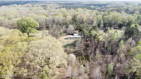 10370 Old Port Gibson Rd, Edwards, MS 39066