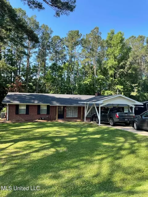 108 S Pine Ridge Dr, Forest, MS 39074