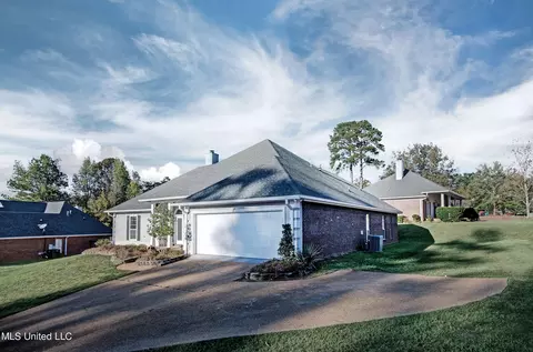 100 Spring Valley Dr, Brandon, MS 39047 photo 2