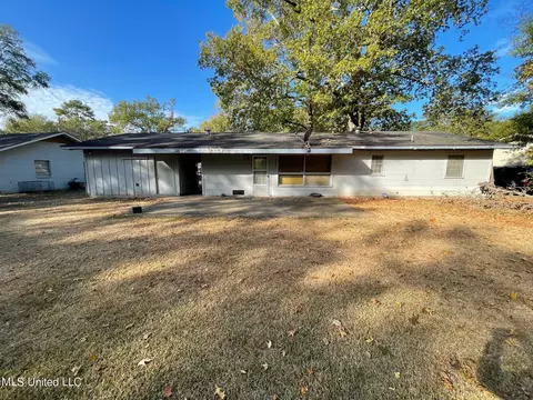 3260 Woodview Dr, Jackson, MS 39212 photo 5