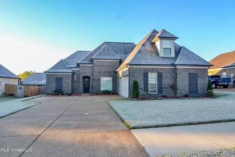573 Benton Dr, Nesbit, MS 38651