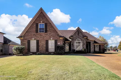 5163 Garner Ln, Southaven, MS 38672