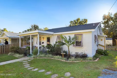 114 Central Ave, Long Beach, MS 39560