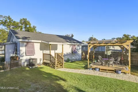 114 Central Ave, Long Beach, MS 39560 photo 14