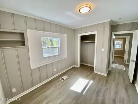 1075 Combs St, Jackson, MS 39204 photo 6