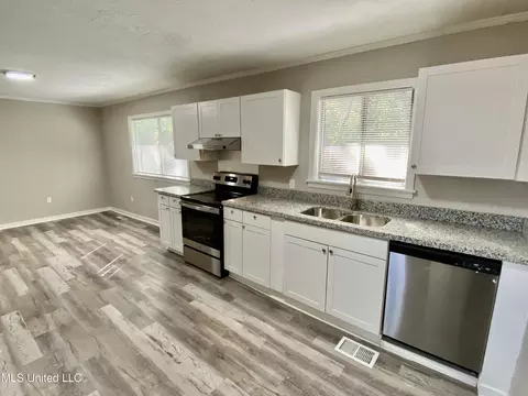 625 Forest Ave, Jackson, MS 39206 photo 4