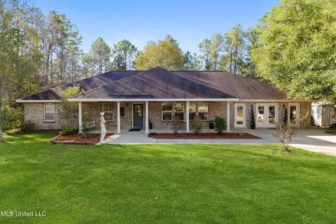 12320 Fox Forest Dr, Gulfport, MS 39503