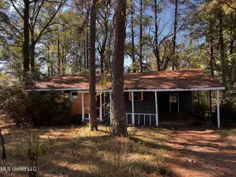 2909 Tara Rd, Jackson, MS 39212