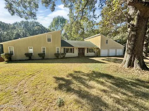 8661 Ridgecrest Dr, Walls, MS 38680