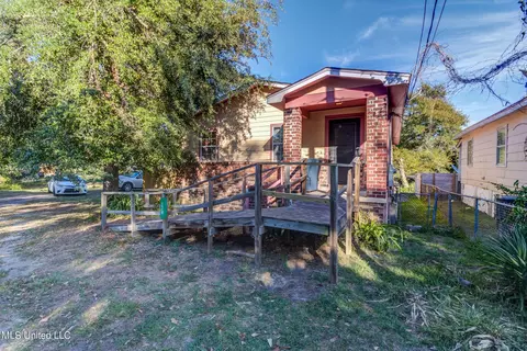 228 Fountain Ln, Biloxi, MS 39530