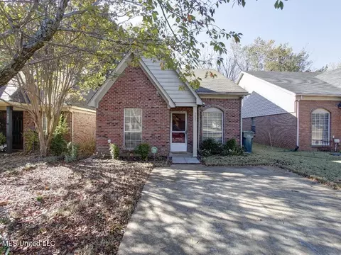 7427 Hugh Ln, Southaven, MS 38671