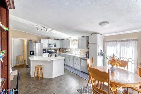 48 Barton Rd, Wiggins, MS 39577 photo 7