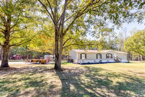 48 Barton Rd, Wiggins, MS 39577 photo 3