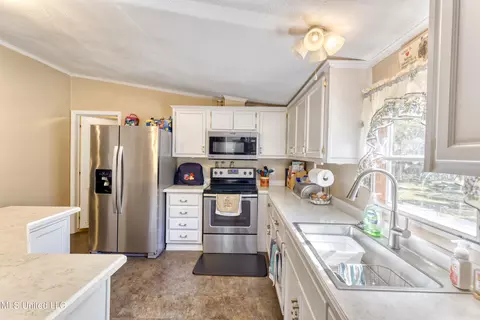 48 Barton Rd, Wiggins, MS 39577 photo 9
