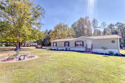 48 Barton Rd, Wiggins, MS 39577