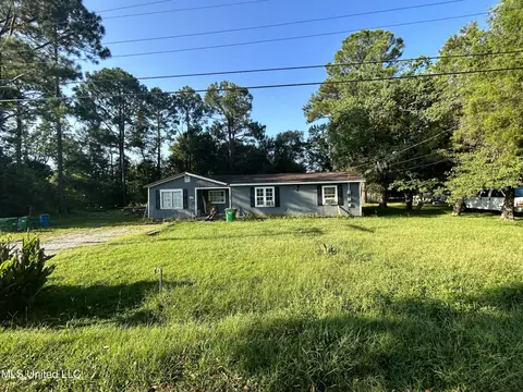 3704 Ryland Rd, Moss Point, MS 39562