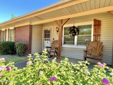 105 Longie Dale Ln, Hazlehurst, MS 39083
