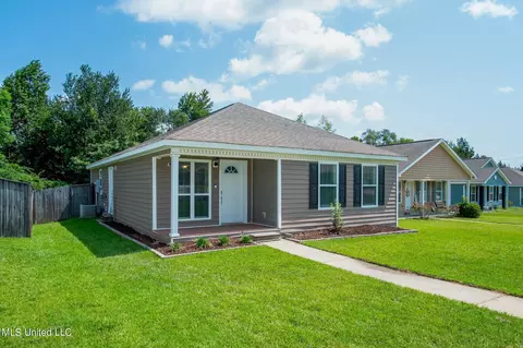 123 Augustine Dr, Hattiesburg, MS 39402