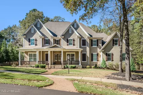 6295 Valley Oaks Dr, Olive Branch, MS 38654