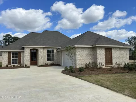 524 Silver Hill Dr, Pearl, MS 39208