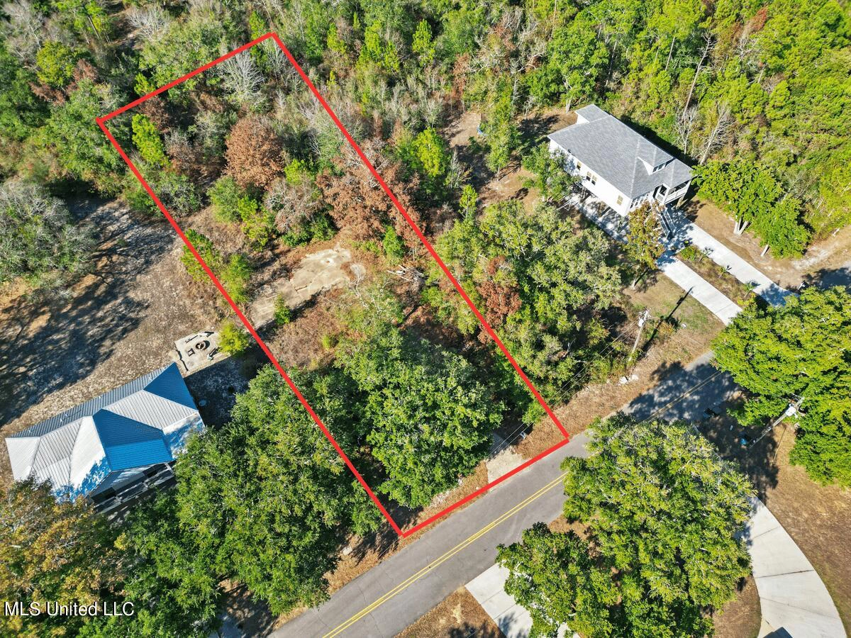 4800 E Belle Fontaine Dr  