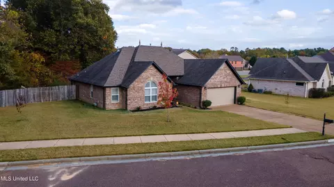 7568 Grandiflora Dr, Olive Branch, MS 38654