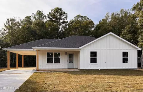 1521 Margie St, Waveland, MS 39576