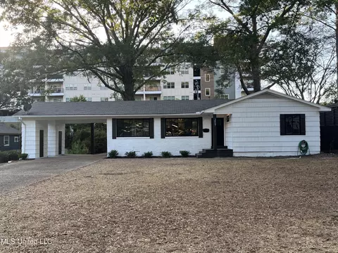 3957 Berkley Dr, Jackson, MS 39211