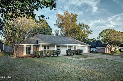 146 Live Oak Blvd, Pearl, MS 39208