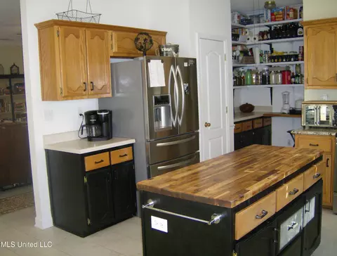8247 E Laurel Hl, Olive Branch, MS 38654 photo 9