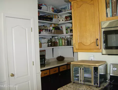 8247 E Laurel Hl, Olive Branch, MS 38654 photo 11