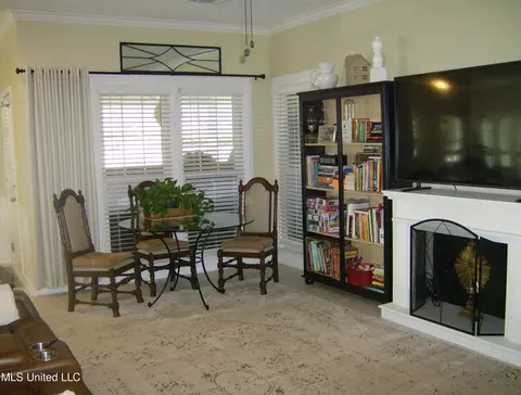 8247 E Laurel Hl, Olive Branch, MS 38654 photo 4