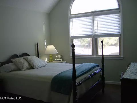8247 E Laurel Hl, Olive Branch, MS 38654 photo 20