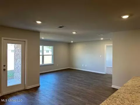 Living - 1033 Enclave Cir, Long Beach, MS 39560 photo 1 of 1