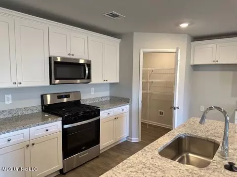 Kitchen - 1033 Enclave Cir, Long Beach, MS 39560 photo 1 of 7