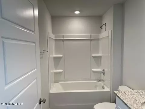 Bath - 1033 Enclave Cir, Long Beach, MS 39560 photo 6 of 6
