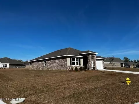Exterior - 1033 Enclave Cir, Long Beach, MS 39560 photo 2 of 4