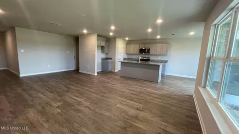 1056 Enclave Cir, Long Beach, MS 39560 photo 4