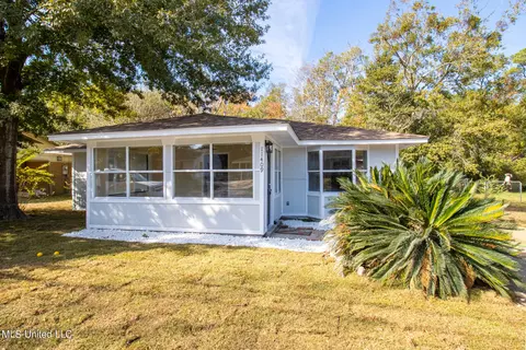 11409 Harris Dr, Gulfport, MS 39503