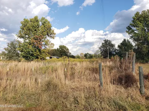 Shamrock Loop, Byhalia, MS 38611